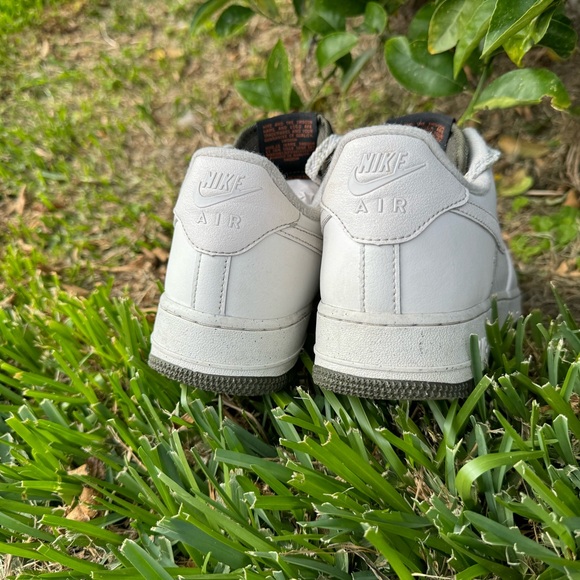 NIKE Air Force 1'07 LV8 Sneaker Phantom/ Cargo Khaki/ Russet men size 8 - Picture 12 of 15